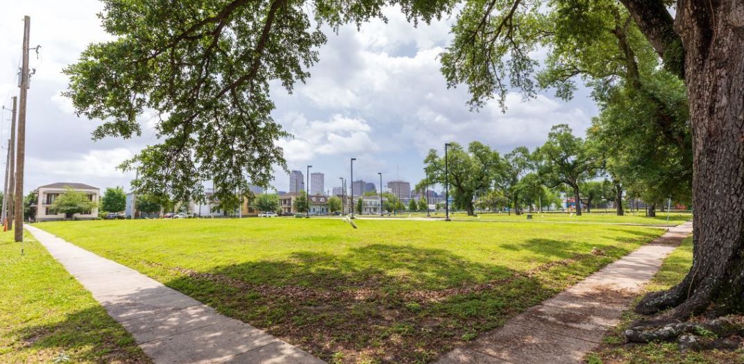 New Orleans skyline from a park in Lafitte